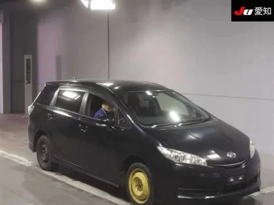 Toyota WISH  с аукциона в Японии