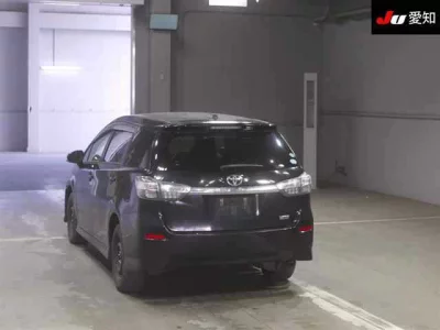 Toyota WISH  с аукциона в Японии