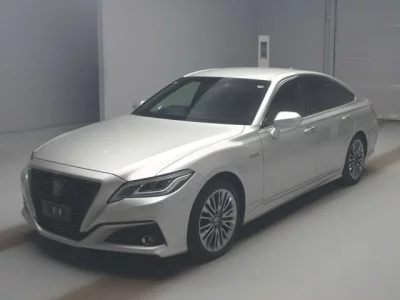 Toyota CROWN  с аукциона в Японии