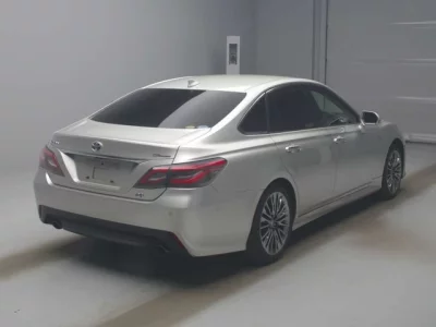 Toyota CROWN  с аукциона в Японии