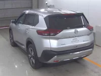 Nissan X-TRAIL лот № 1031 оценка 5  с аукциона в Японии 1