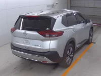 Nissan X-TRAIL лот № 1031 оценка 5  с аукциона в Японии 3