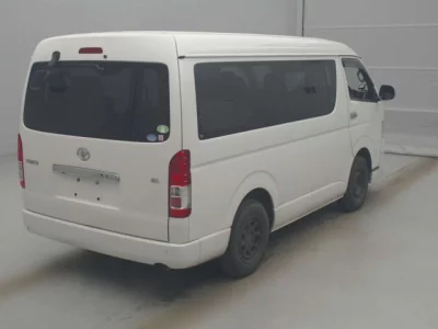 Toyota HIACE  с аукциона в Японии