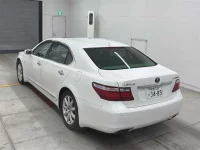 Lexus LS лот № 20032 оценка R  с аукциона в Японии 1