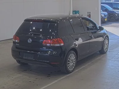 Volkswagen GOLF  с аукциона в Японии