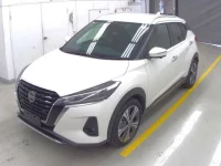 Nissan KICKS лот № 1046 оценка 4.5  с аукциона в Японии 2