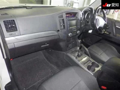 Mitsubishi PAJERO  с аукциона в Японии