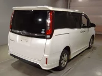 Toyota ESQUIRE лот № 10 оценка 3.5  с аукциона в Японии 1