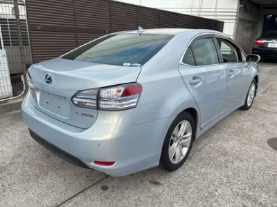 Lexus HS