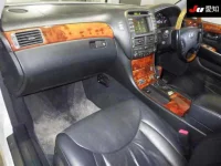 Toyota CELSIOR лот № 30218 оценка R  с аукциона в Японии 2