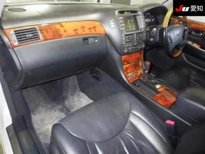 Toyota CELSIOR  с аукциона в Японии