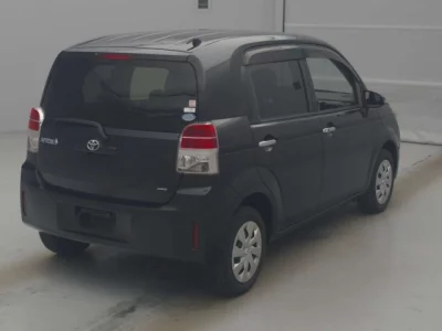 Toyota SPADE  с аукциона в Японии
