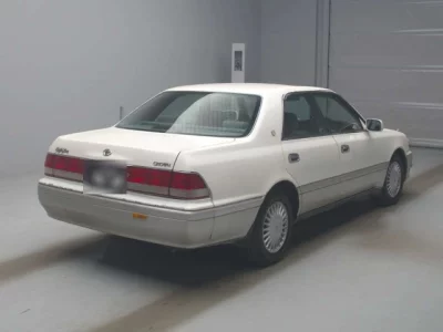 Toyota CROWN  с аукциона в Японии