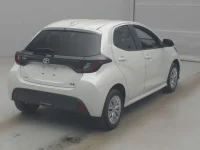 Toyota YARIS лот № 70283 оценка R  с аукциона в Японии 1