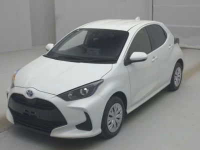 Toyota YARIS  с аукциона в Японии