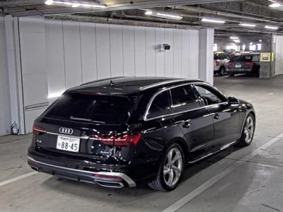 Audi A4  с аукциона в Японии