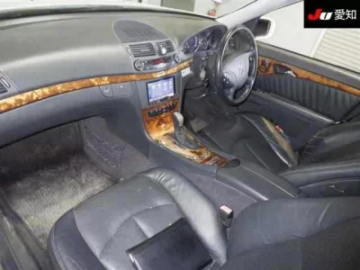 Mercedes-Benz E CLASS  с аукциона в Японии