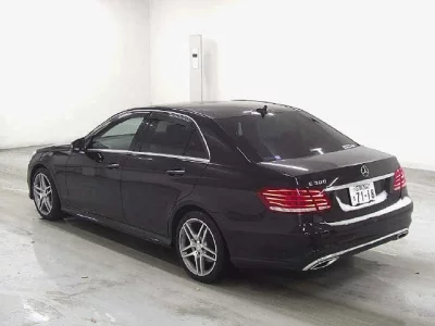 Mercedes-Benz E CLASS  с аукциона в Японии
