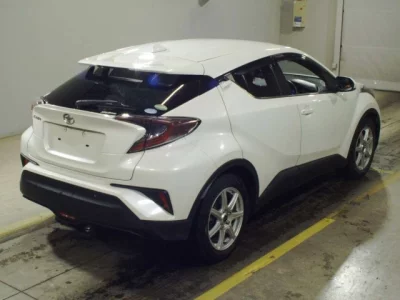 Toyota C-HR  с аукциона в Японии