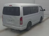Toyota HIACE лот № 70290 оценка RA  с аукциона в Японии 1