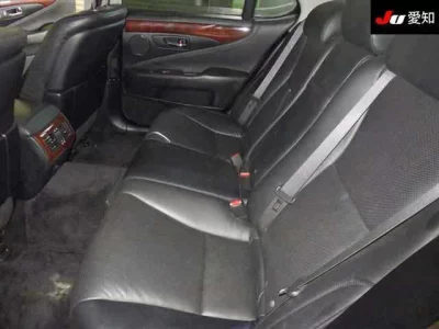 Lexus LS  с аукциона в Японии