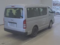 Toyota HIACE лот № 1748 оценка 3.5  с аукциона в Японии 1