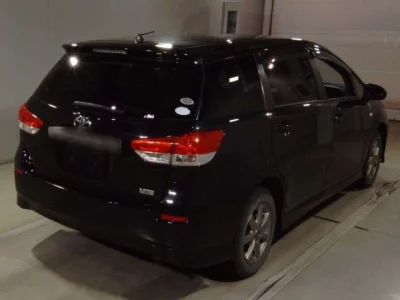 Toyota WISH  с аукциона в Японии