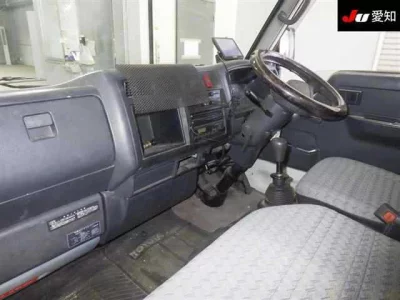 Toyota DYNA  с аукциона в Японии