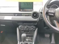 Mazda MAZDA2 лот № 2022 оценка 3.5  с аукциона в Японии 4