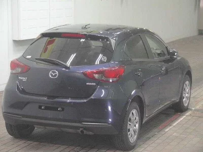 Mazda MAZDA2  с аукциона в Японии