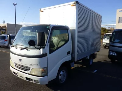 Toyota DYNA  с аукциона в Японии