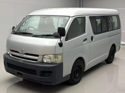 Toyota HIACE  с аукциона в Японии