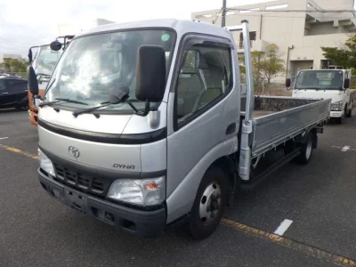 Toyota DYNA  с аукциона в Японии