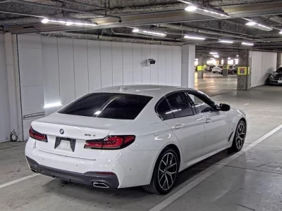 BMW 5-Series  с аукциона в Японии