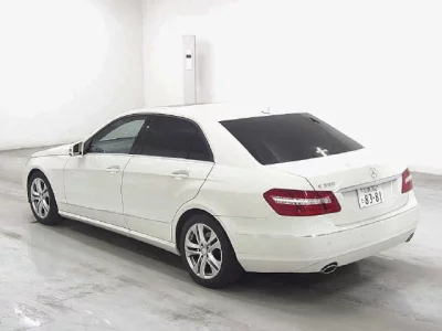 Mercedes-Benz E CLASS  с аукциона в Японии