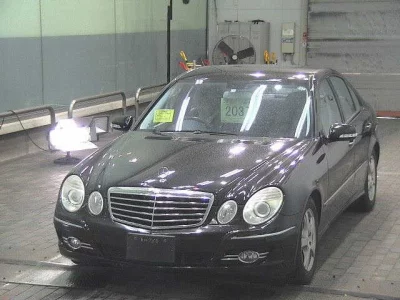 Mercedes-Benz E CLASS  с аукциона в Японии