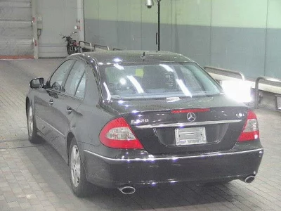 Mercedes-Benz E CLASS  с аукциона в Японии