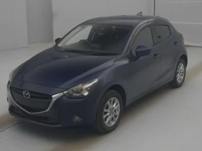 Mazda DEMIO  с аукциона в Японии