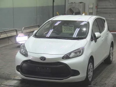 Toyota AQUA  с аукциона в Японии
