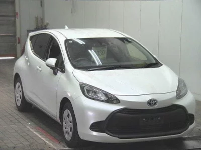 Toyota AQUA  с аукциона в Японии
