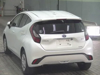 Toyota AQUA  с аукциона в Японии