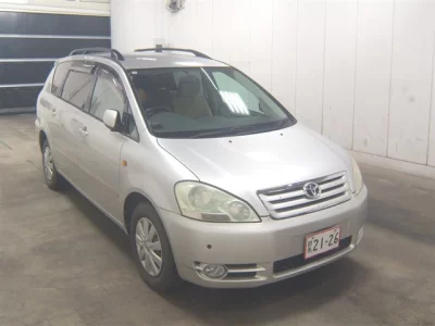 Toyota IPSUM  с аукциона в Японии