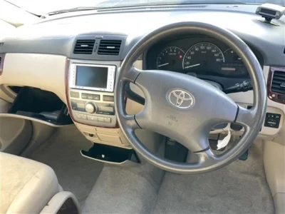 Toyota IPSUM  с аукциона в Японии