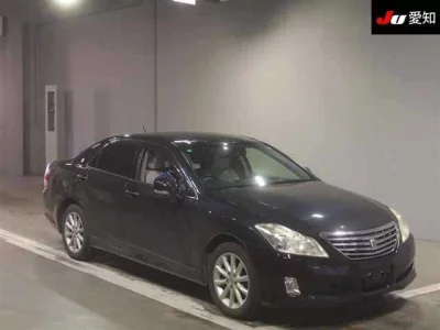 Toyota CROWN  с аукциона в Японии