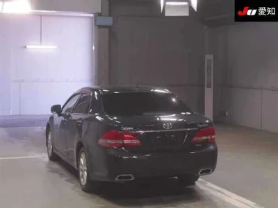 Toyota CROWN  с аукциона в Японии