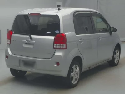 Toyota PORTE  с аукциона в Японии