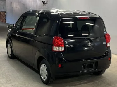 Toyota PORTE  с аукциона в Японии