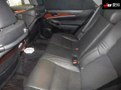 Toyota CROWN  с аукциона в Японии