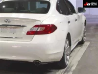 Nissan FUGA лот № 30319 оценка 3.5  с аукциона в Японии 7