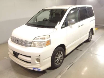Toyota VOXY  с аукциона в Японии